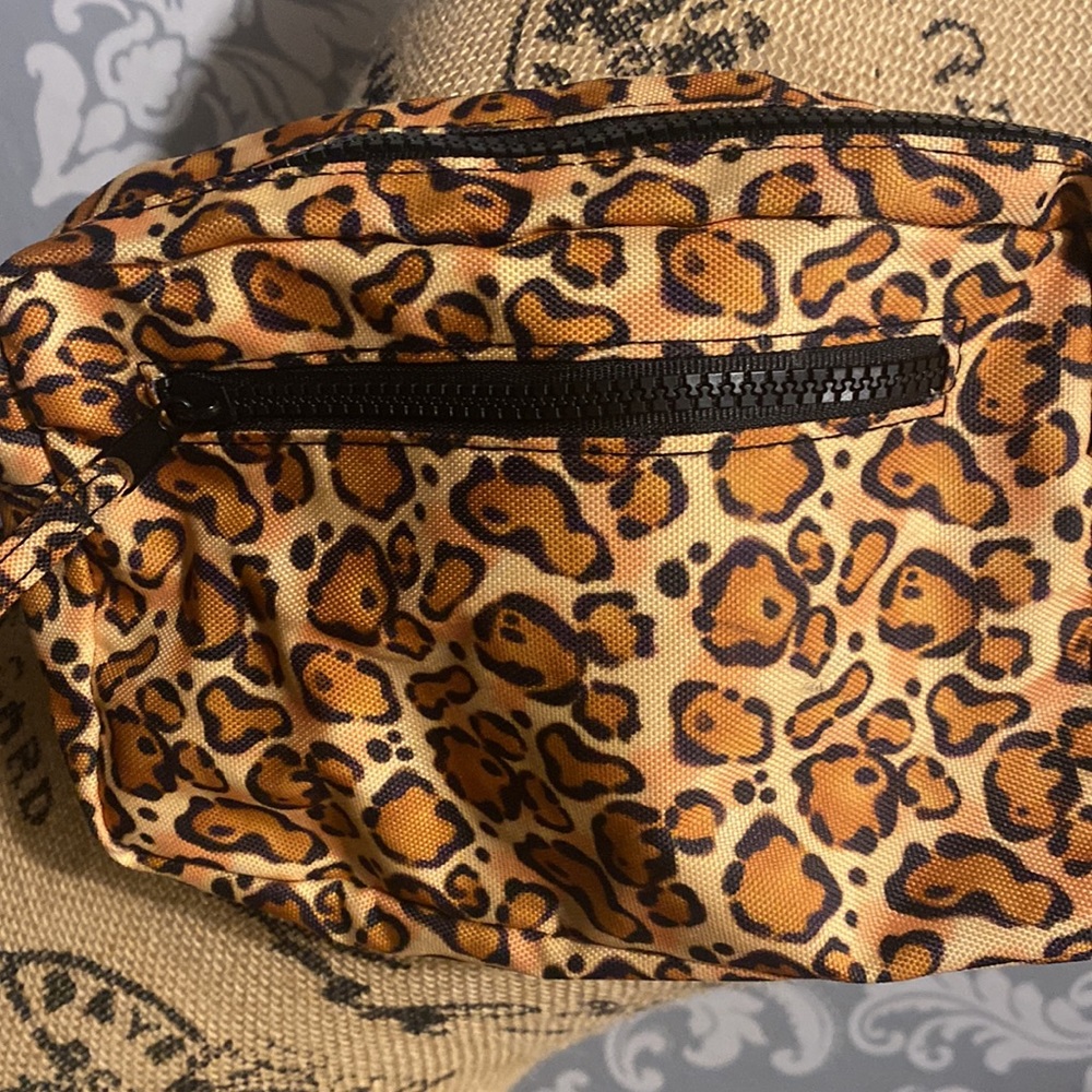 Leopard Fannypack - Picture 2 of 5